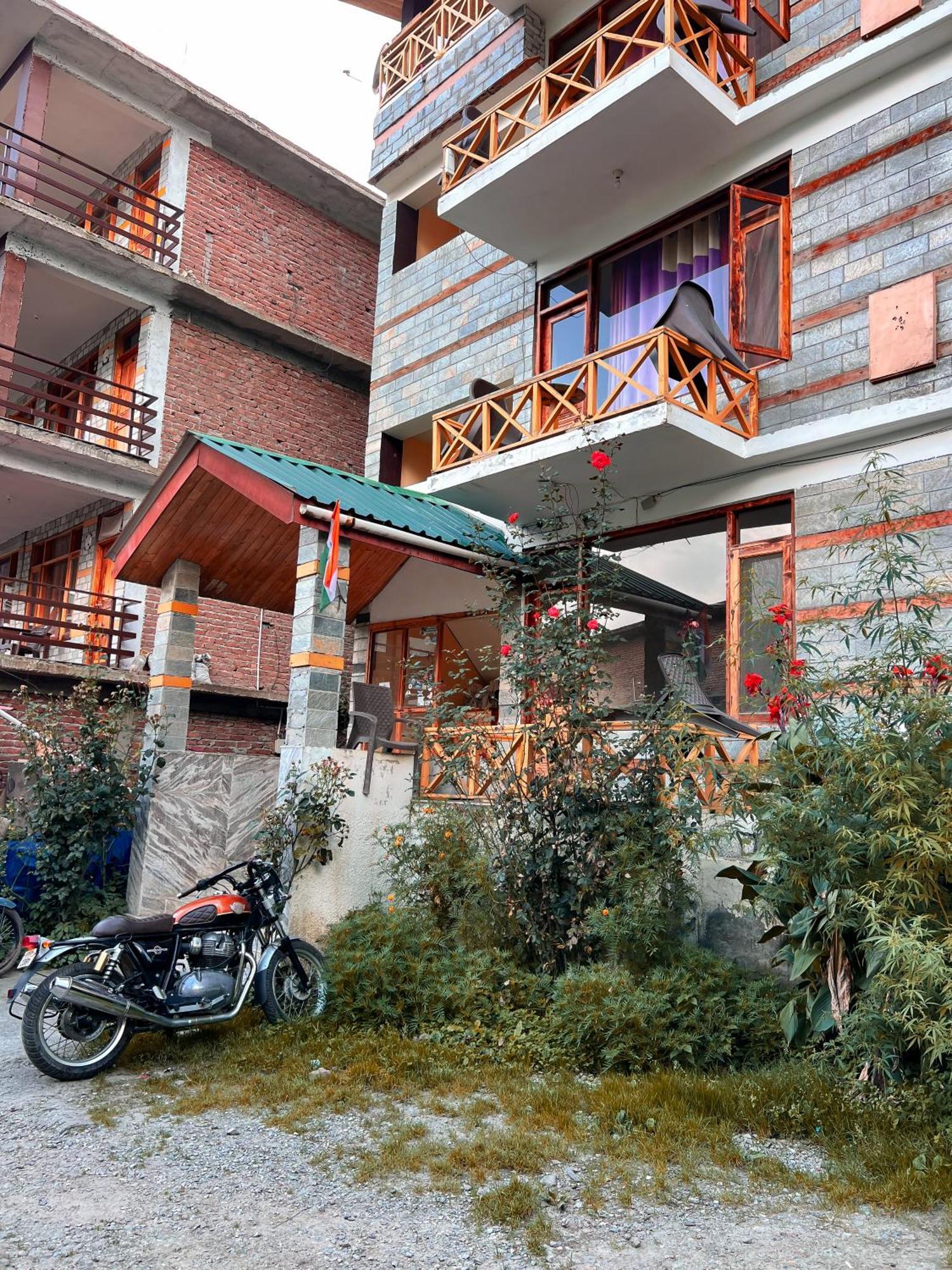 Yolo Backpackers - Manali Hostel Kültér fotó